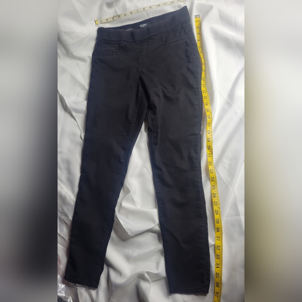 Nine West pull on skinny black jeans size 8Jeggings, black pants, medium, pull